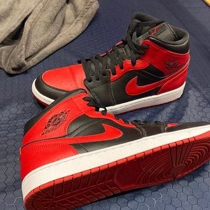 2020 Air Jordan 1 Mid 'Banned'